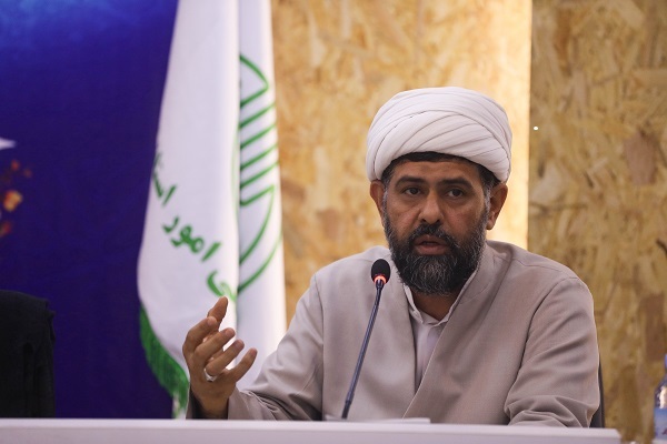 برخی از هنرمندان با حضور در فیلم&zwnj;های مبتذل و جشنواره&zwnj;های الحادی مسیر سقوط خود را طی می کنند