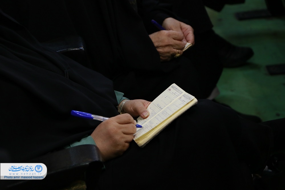 همایش مبلغه‌های اعزامی به موسم اربعین با سخنرانی حجت الاسلام فوقی مدیر کل تبلیغات اسلامی اصفهان برگزار شد.