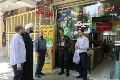 گپ و گفتگوی دوستانه با کسبه و مغازه داران