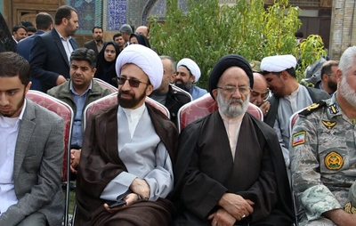 طلاب و روحانیون اصفهانی در راهپیمایی ۱۳ آبان شرکت کردند