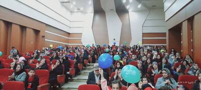 با حضور مادربزرگ‌های شاهین شهری جشن روز مادر برگزار شد
