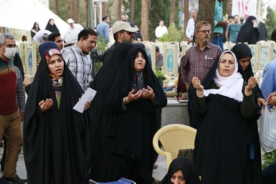 همزمان با سراسر کشور مراسم پر فیض دعای عرفه در گلستان شهدای اصفهان برگزار شد
