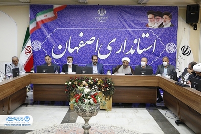 دیدار روسای شورای هیئات مذهبی و کانون مداحان استان اصفهان با استاندار