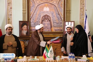 نشست مدیران و مبلغین مدارس علوم و معارف اسلامی صدرای استان اصفهان