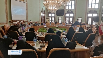 نشست مدیران و مبلغین مدارس علوم و معارف اسلامی صدرای استان اصفهان