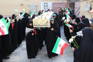 مراسم استقبال از پیکر مطهر شهید گمنام  در دبیرستان صدراي اصفهان