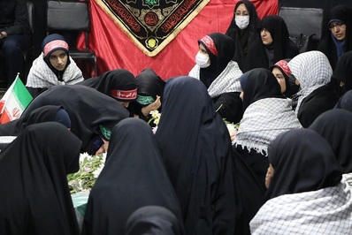 مراسم استقبال از پیکر مطهر شهید گمنام  در دبیرستان صدراي اصفهان