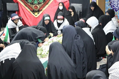 مراسم استقبال از پیکر مطهر شهید گمنام  در دبیرستان صدراي اصفهان