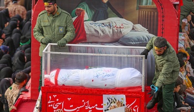 مراسم تشییع شهدای گمنام با حضور هیئات مذهبی و مردم متدین و انقلابی شهر اصفهان