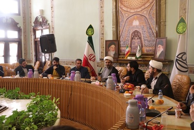 نشست صمیمانه مدیر کل تبلیغات اسلامی اصفهان با مداحان جوان این شهربرگزار شد
