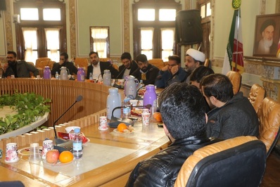 نشست صمیمانه مدیر کل تبلیغات اسلامی اصفهان با مداحان جوان این شهربرگزار شد