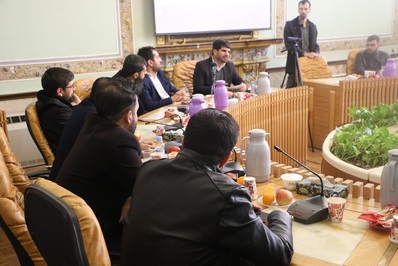 نشست صمیمانه مدیر کل تبلیغات اسلامی اصفهان با مداحان جوان این شهربرگزار شد