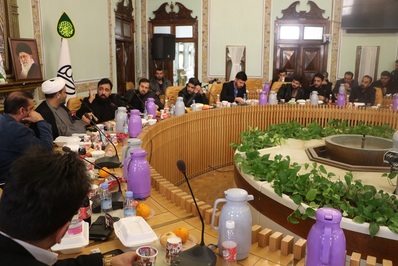نشست صمیمانه مدیر کل تبلیغات اسلامی اصفهان با مداحان جوان این شهربرگزار شد