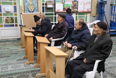 مدیر کل تبلیغات اسلامی اصفهان از معتکفین مساجد بازدید کرد