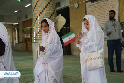 جلوه‌های ویژه همایش دخترانه جشن فرشته‌ها در نماز خانه دانشگاه آزاد اسلامی خوراسگان