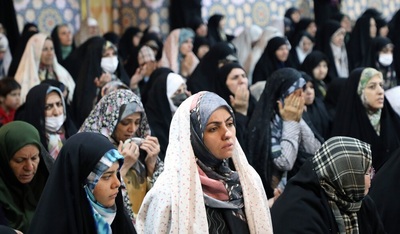 سلسله جلسات «یک ظهر بهاری» در حرم زینبیه اصفهان
