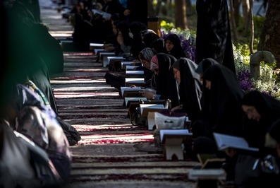 جلوه‌هایی از مراسم جزء خوانی قرآن کریم در چهارباغ اصفهان