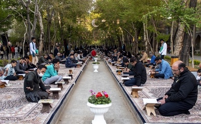 جلوه‌هایی از مراسم جزء خوانی قرآن کریم در چهارباغ اصفهان
