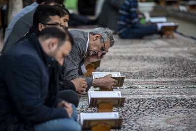 جلوه‌هایی از مراسم جزء خوانی قرآن کریم در چهارباغ اصفهان
