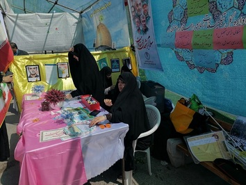 استقبال گسترده از بخش خوشنویسی صلواتی غرفه روز قدس