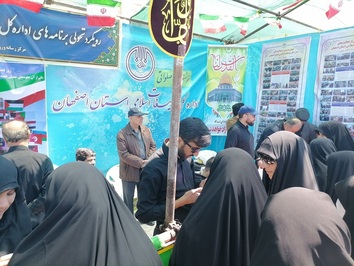 استقبال گسترده از بخش خوشنویسی صلواتی غرفه روز قدس