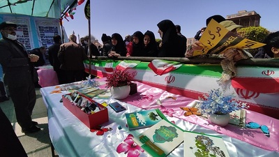 برپایی غرفه فرهنگی توسط دبیرستان علوم و معارف اسلامی صدرا