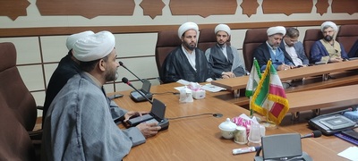 نشست صمیمی مدیرکل با طلاب فعال فضای مجازی