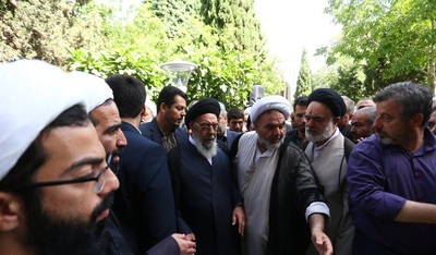 تشییع پیکر آیت‌الله حاج میرزا محمدتقی مجلسی‌ اصفهانی