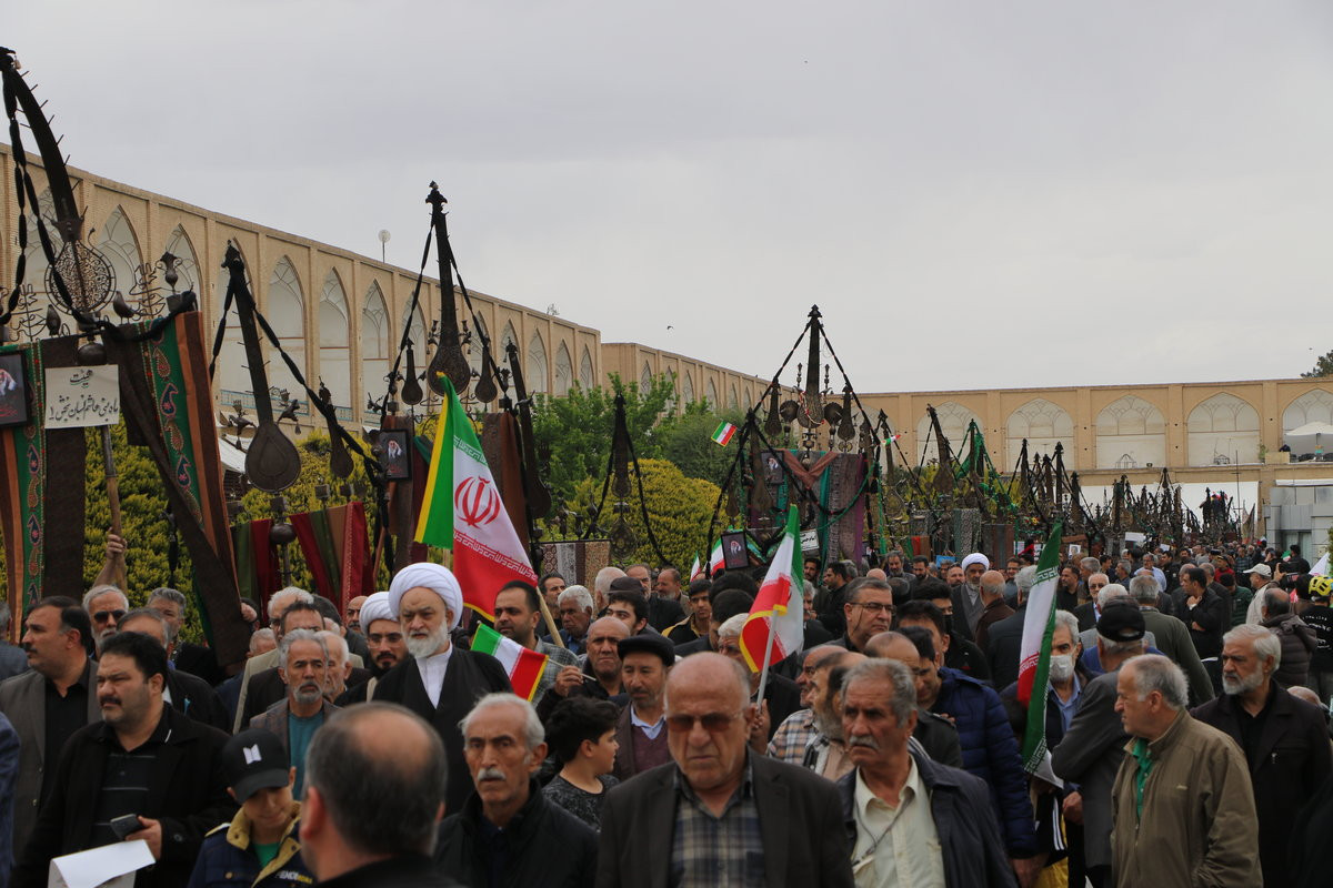 اجتماع عظیم و بی نظیر هیئات مذهبی در میدان امام اصفهان
