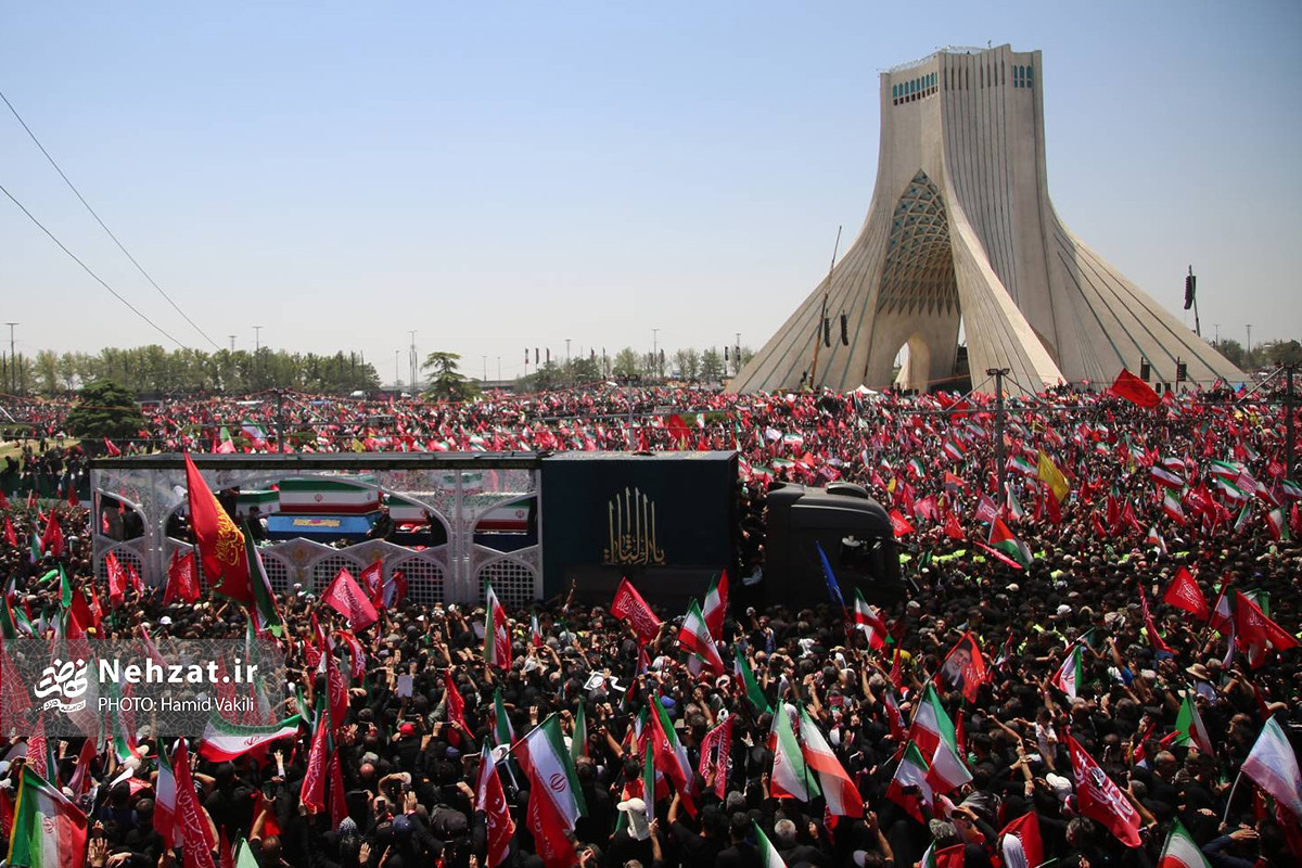 آیین تشییع پیکر مطهر رهبر شهید انقلاب در تهران برگزار شد