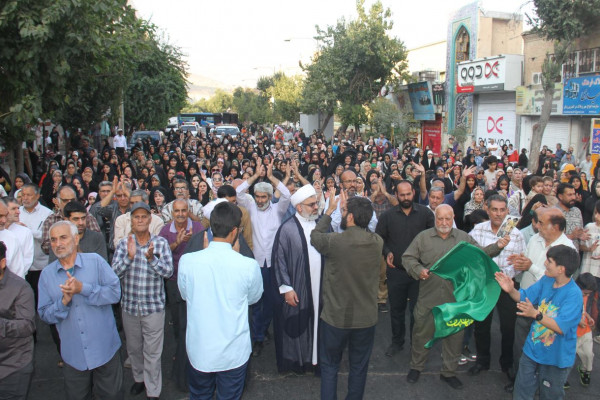 نوری از شادی در شهر شعر و ادب