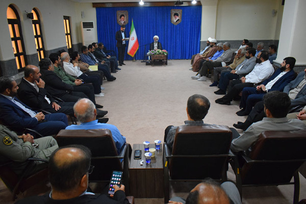 برگزاری نشست جامعه‌ی ستایشگران بوشهر با نماینده ولی فقیه در استان و امام جمعه بوشهر