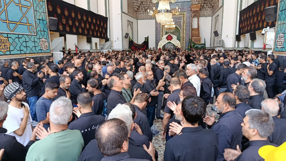 مراسم عزاداری هیئات مذهبی اصفهان در حرم رضوی ع