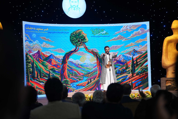 کارن ہمایونفر کو سال کی نمایاں شخصیت قرار دیا گیا