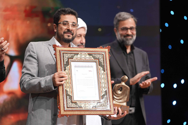 卡伦·霍马云法尔被评为年度艺术人物