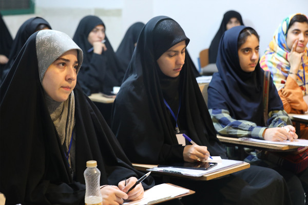 《历史》：面向青少年的阅读活动