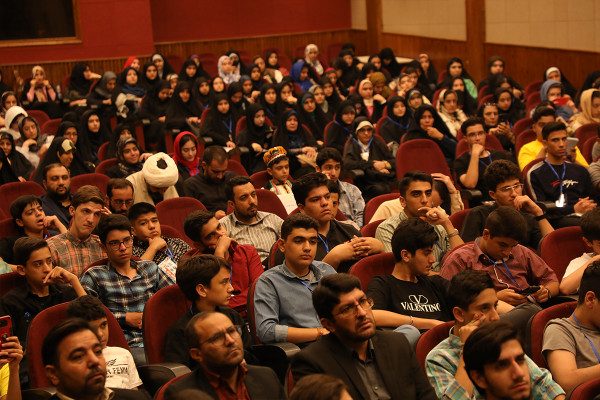 《历史》：面向青少年的阅读活动