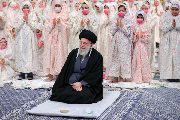 فرشتوں کا جشن: ایرانی نوجوان لڑکیوں کا مذہبی اور ثقافتی تہوار