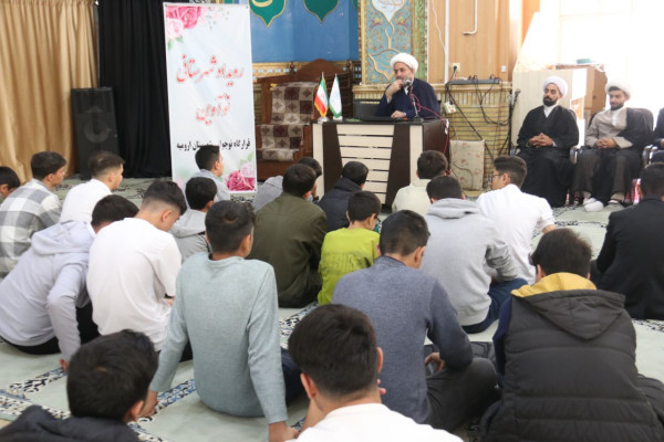 نوجوانان ، هویت تاریخی ایران اسلامی را روایت کردند