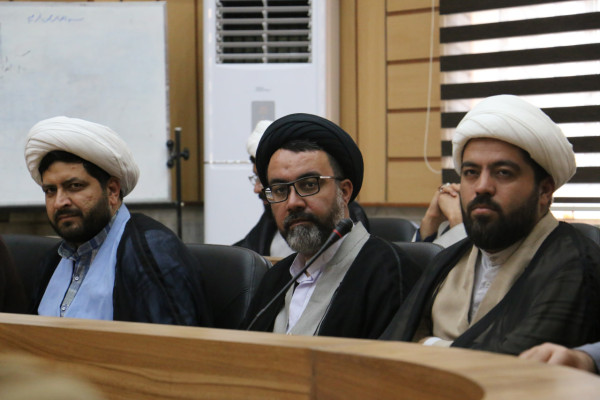 دیدار صمیمانه مدیرکل تبلیغات اسلامی استان با امامان محله شهرستان یزد