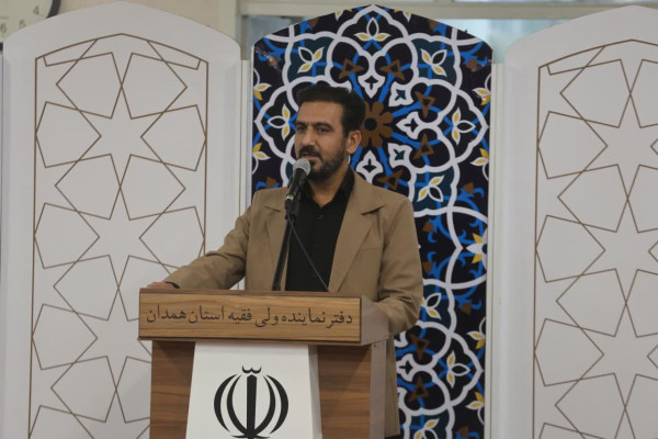 دیدار جامعه مداحان‌ و شعرای آئینی همدان با نماینده ولی فقیه در استان همدان