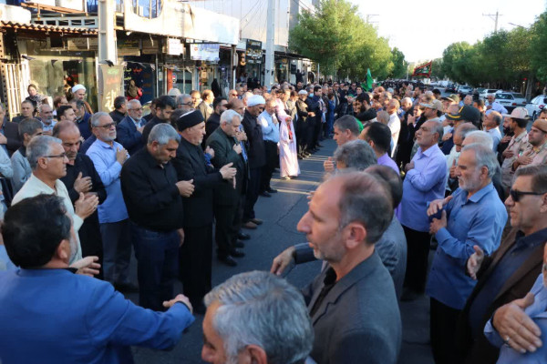 دسته‌روی هیئات مذهبی در روز شهادت حضرت فاطمه زهرا (س) در دهلران