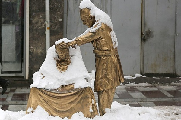 بارش برف در دیار الوند استوار