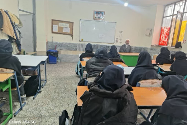 دعوت رئیس اداره تبلیغات اسلامی بدره از دانش آموزان برای اعتکاف