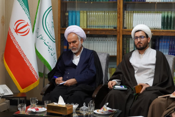 نشست تبیینی، محتوایی حوزه معارف اسلام ناب، با حضور مسئولین و متولیان مراکز استان همدان