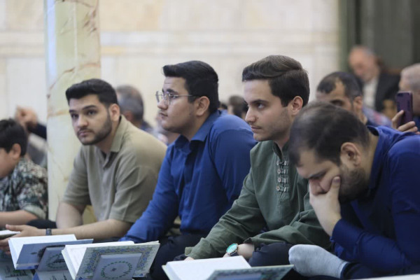 با حضور قاری بین المللی قرآن کریم و داور برنامه محفل، حاج احمدابوالقاسمی برگزار شد؛
