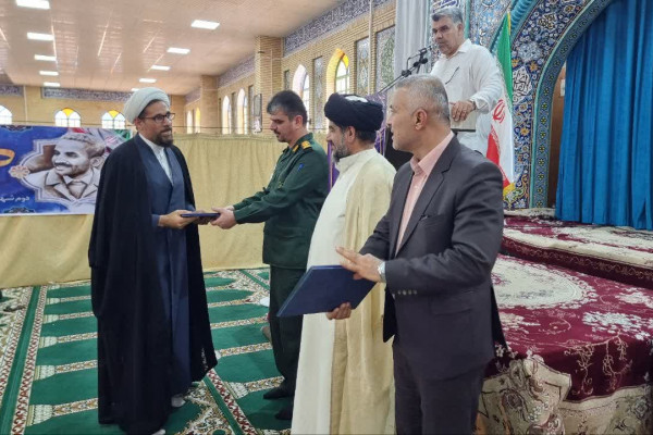 تقدیر امام جمعه گناوه از فعالیت های قرآنی اداره تبلیغات اسلامی